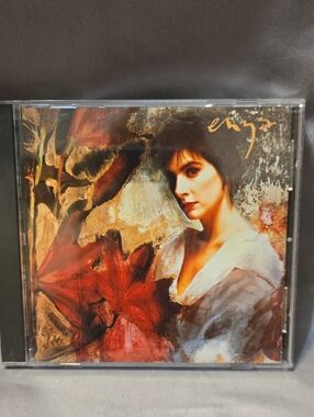 Warner Bros. CD with Red, Gold,‎ White Portrait Artwork